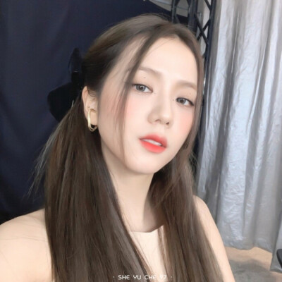 Jisoo 人间四月