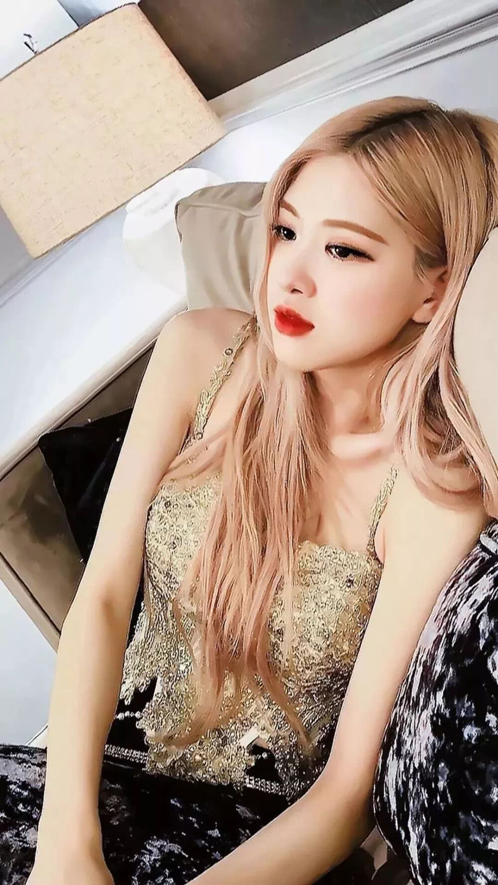 blackpink朴彩英Rosie