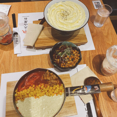 火山屋台 毛肚小食 奶油咖喱乌冬 芝士肥牛线食