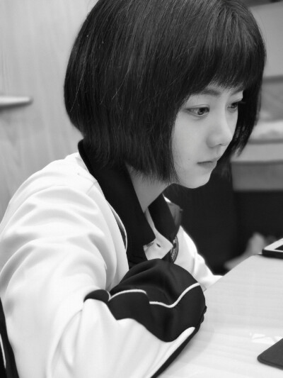 转自微博
侵权即删
以家人之名壁纸
谭松韵张新成宋威龙
李尖尖贺子秋凌霄
奇妙小森林
厦门路透