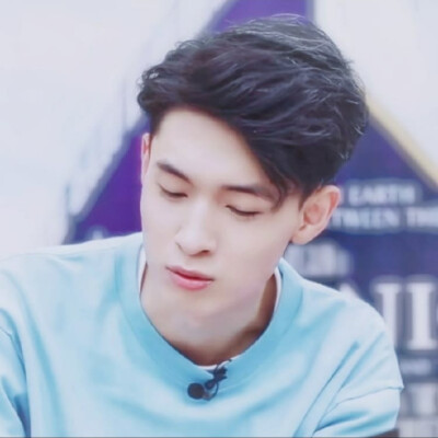 秦霄贤头像
抱图dd点赞