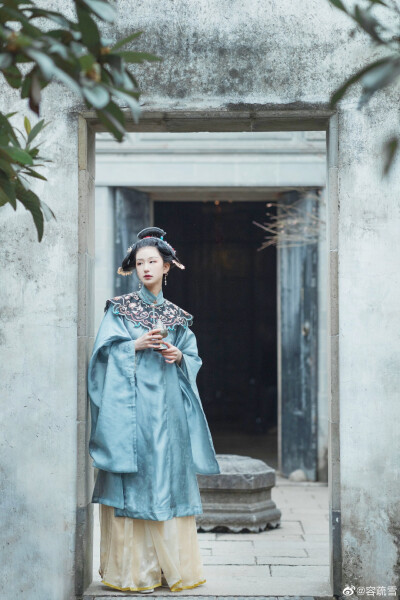 折柳辞君去，不敢问归期。