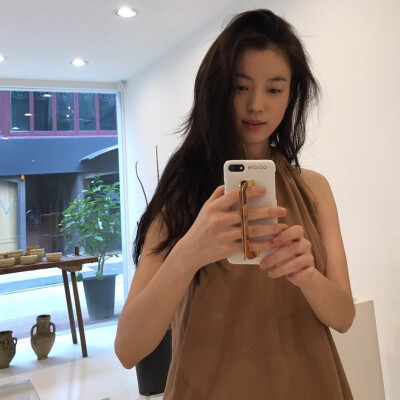 韩孝周 ??
INS ：hanhyojoo222