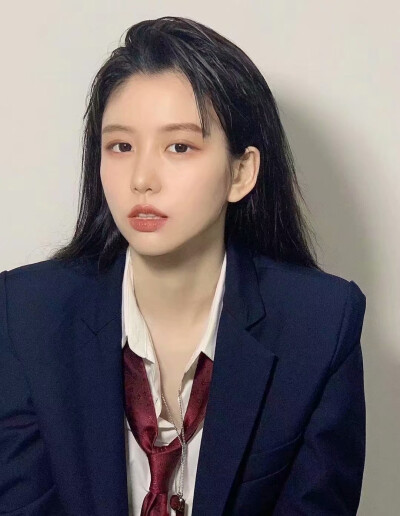 女生头像
漂亮女孩