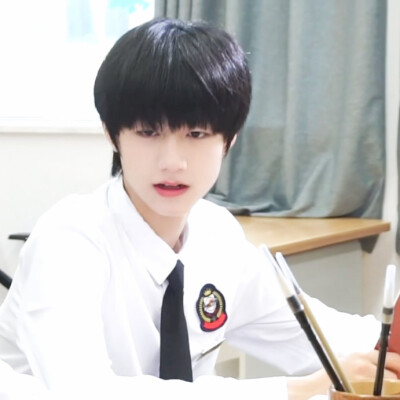 芝心真的超可爱啦
朱志鑫