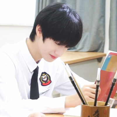 芝心真的超可爱啦
朱志鑫