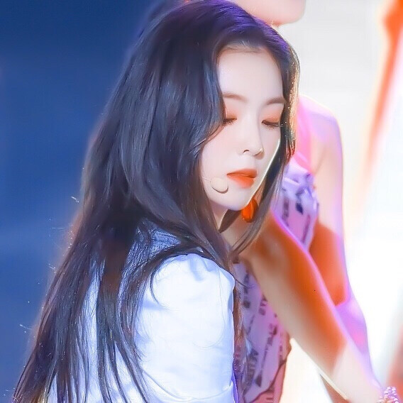 “没有任何预警就走来的你”
//裴珠泫Irene
©️顾陌兮 原cr. love_for_rea1