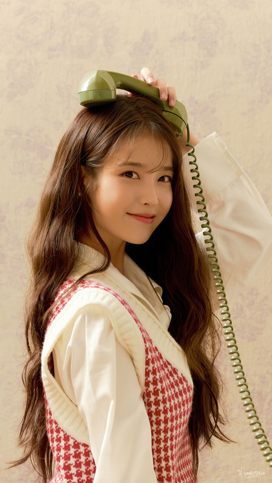 #IU# #李知恩# #Korea相关##美图#
代言系列图壁纸修图
【修图：佐伯】 ​​​