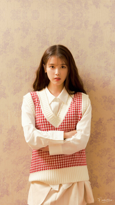 #IU# #李知恩# #Korea相关##美图#
代言系列图壁纸修图
【修图：佐伯】 ​​​