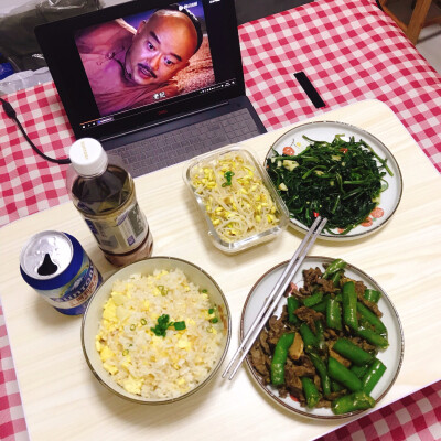 水煎包 蚵仔煎 烤肉 cider啤酒 美味肉蓉面 卤肉饭 食其家 家常炒菜 炸鸡 汤饭 韩餐