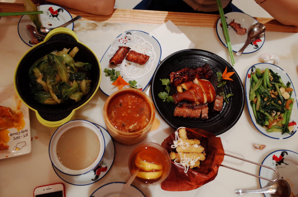 港餐厅 烤羊腿 芝士汉堡 蚝油生菜 爆酱吐司 烤羊肉串 韩国烤肉