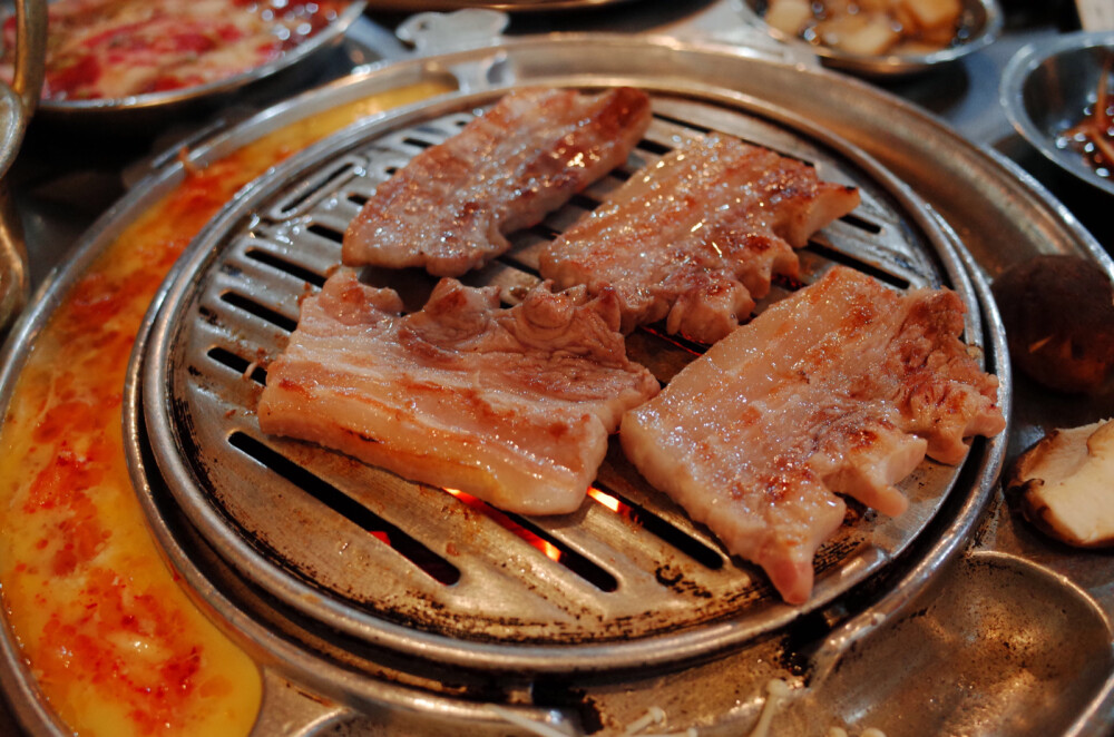 韩国烤肉 蛋黄焗南瓜 水饺 杭椒牛柳 拿铁咖啡 柠檬水