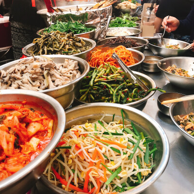 芝士披萨pizza 鱼饼串 韩国拌饭 东大门市场 炸酱面 芝士排骨 饭团 烤牛小肠곱창 