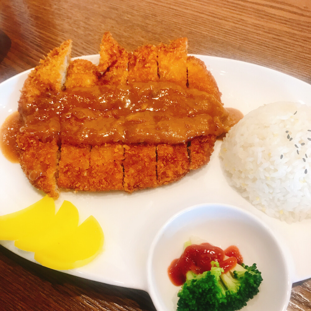 零食 咖喱猪排饭 辣豆腐汤 水冷面 韩国料理 越南菜 warawara草莓酒 辣章鱼芝士锅