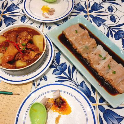 芝士玉米 鱼饼 韩国料理 酸菜鱼 肠粉 杨枝甘露 在家做的部队火锅 铁板牛肉 