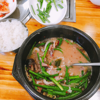 石榴 炒饭 烤肉 米肠汤饭 炒蛤蜊 辛拉面饺子 饺子辛拉面 짬뽕 海鲜汤面