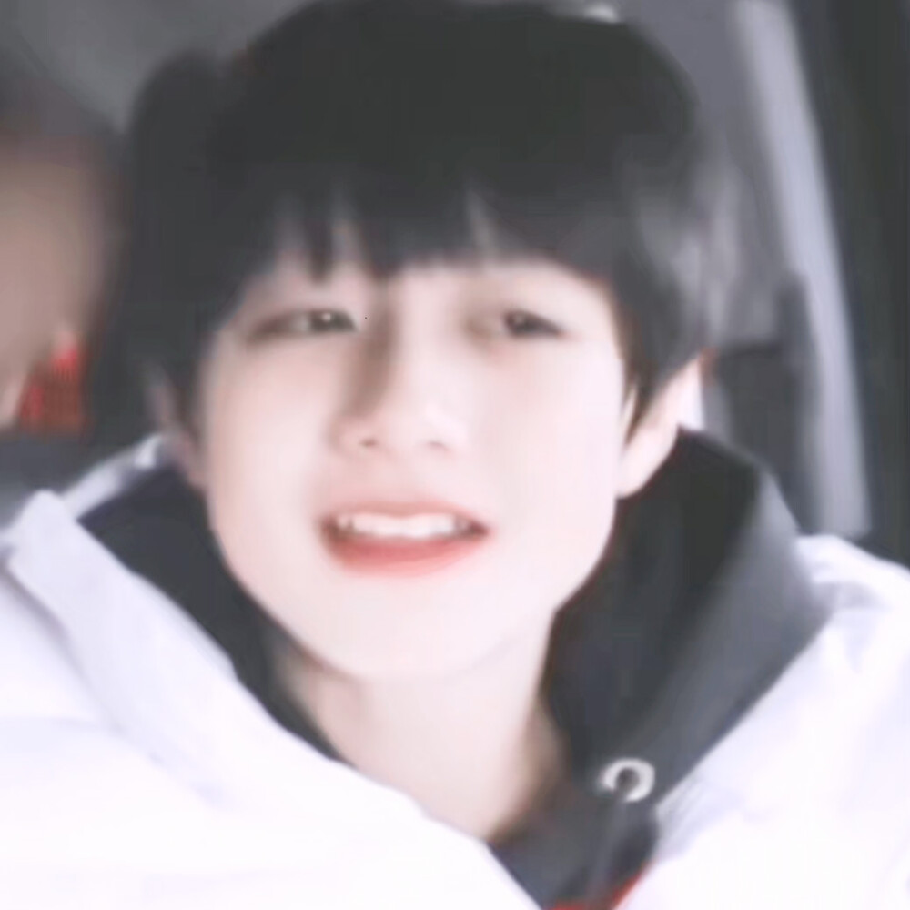 这么可爱的芝心谁能忍得住不rua
朱志鑫