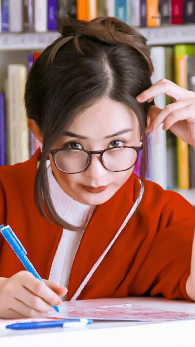 赵丽颖 拿图看简介