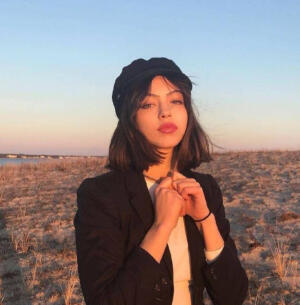 ᴇᴠᴇʀʏᴛʜɪɴɢ's ғɪɴᴇ
 一切都会好起来的，未来值得期待。