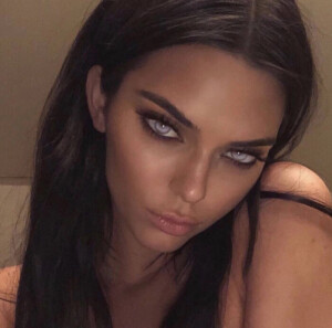 ᴇᴠᴇʀʏᴛʜɪɴɢ's ғɪɴᴇ 一切都会好起来的，未来值得期待。