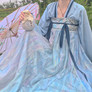 清风不减旧时暖，只想与君共长安