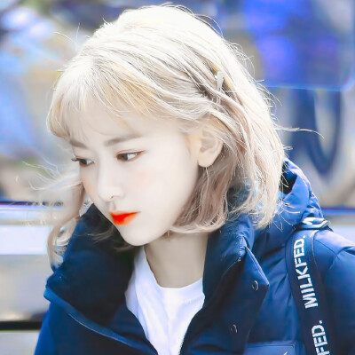 ：宮脇咲良
“ᵀʰᵉʳᵉ ᵃʳᵉ ˢᵗᵃʳˢ ⁱⁿ ᵗʰᵉ ᵐᵒᵒⁿ ,ᴵ ʲᵘˢᵗ ʷᵃⁿᵗ ʸᵒᵘ. ”
原©39_kirschesaku
二传标明池肆染