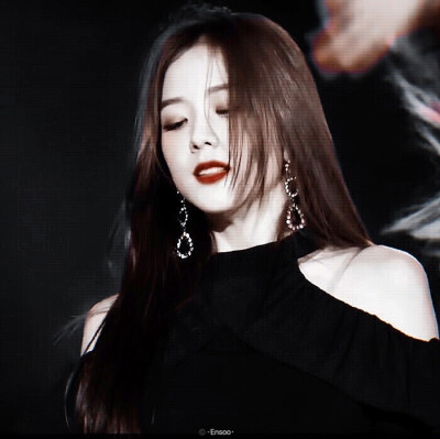 
“是吗，你优越感上来了还是怎么着？”
#jisoo
