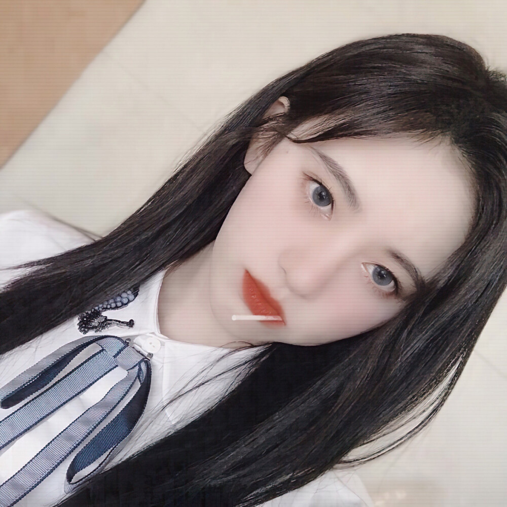 
「キャンデーを含む異世界の少女」
