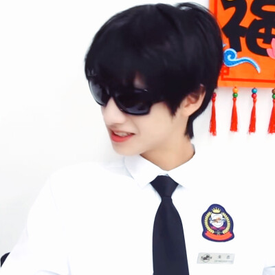 臭屁小孩
朱志鑫