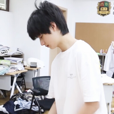 臭屁小孩
朱志鑫