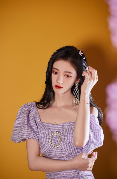 图源鞠婧祎工作室
无水印