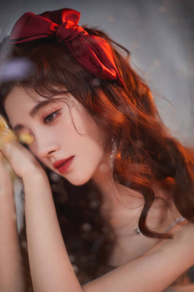 图源鞠婧祎工作室
无水印