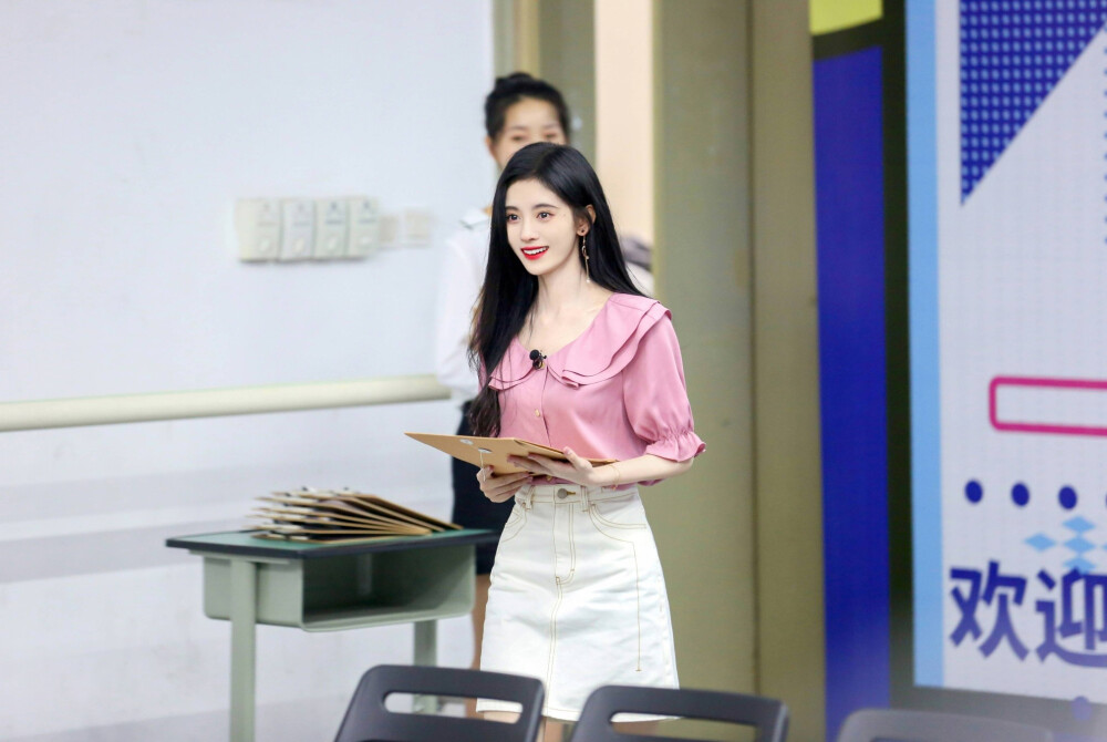 图源鞠婧祎工作室
无水印