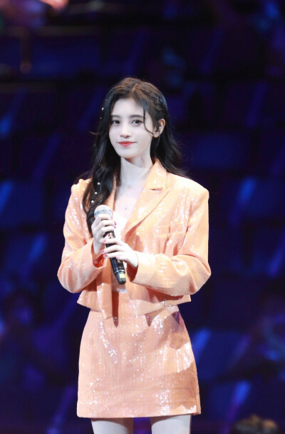 图源鞠婧祎工作室
无水印