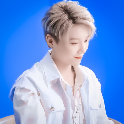 刘雨昕／安崎
原截顾依甜