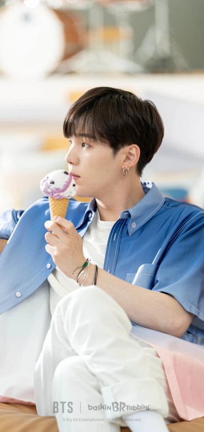 BTS X Baskinrobbins
bts壁纸
防弹少年团壁纸
