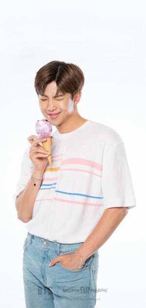 BTS X Baskinrobbins
防弹少年团壁纸
bts壁纸
金南俊金硕珍闵玧其郑号锡朴智旻金泰亨田柾国BTS
