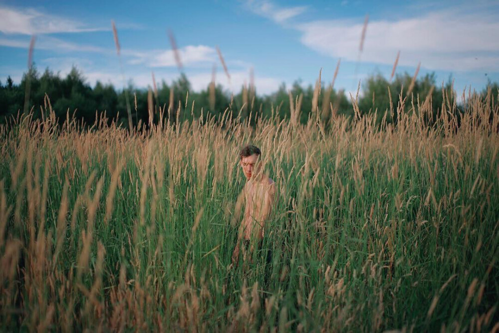  摄影:Kyle Thompson
超现实主义
孤独是人生的常态