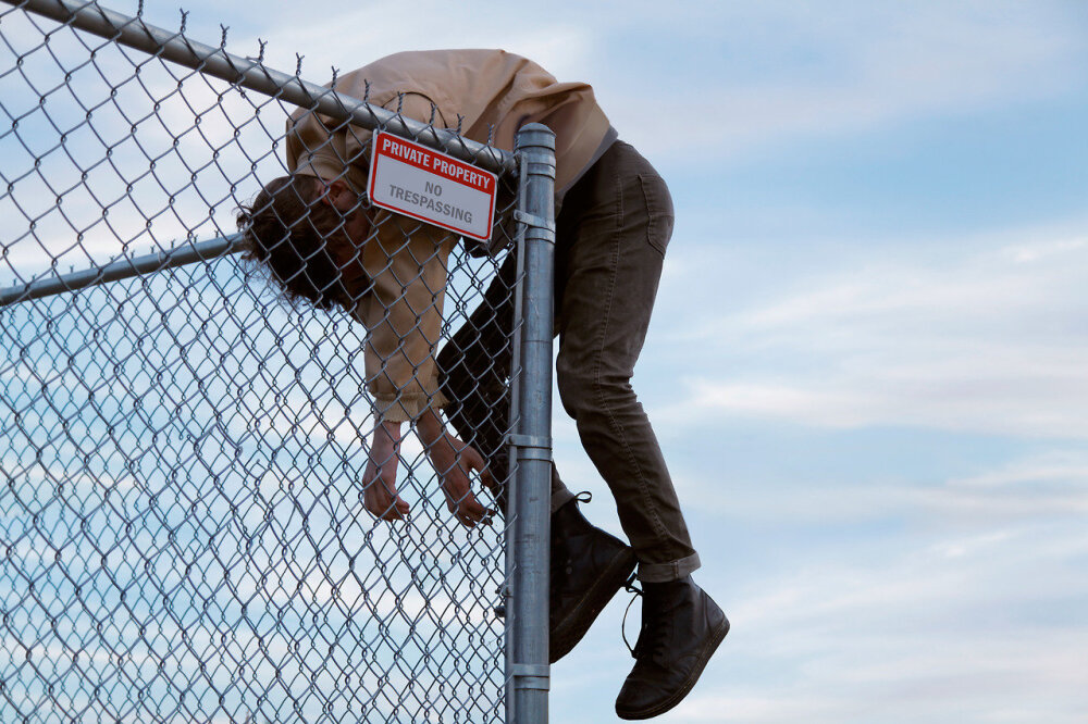  摄影:Kyle Thompson
超现实主义
孤独是人生的常态