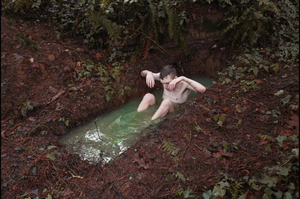  摄影:Kyle Thompson
超现实主义
孤独是人生的常态