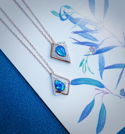 美丽的花朵骨，蒸蒸日上
充满灵气的橄榄枝
菱形线条，几何感
18K金，钻石，澳大利亚欧泊
2K+