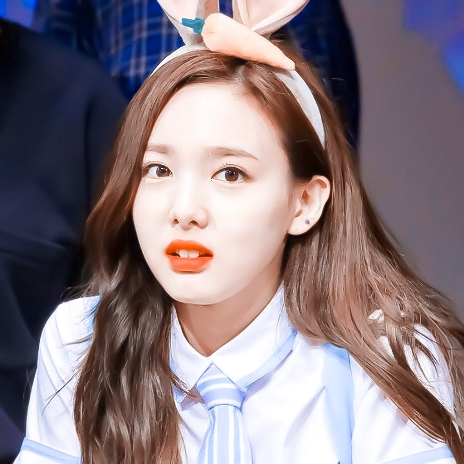 ·林 娜 琏 Ⅱby宋允纾
‘ White Rabbit candy.
原截©®alltwicecom