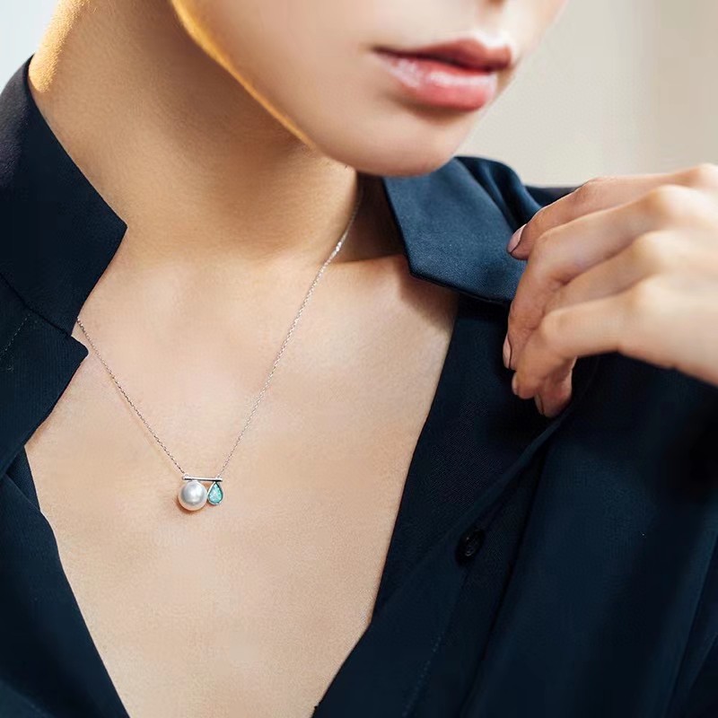 带着我的赤诚与热，奔向你
我的灿烂烟花都为你
来日方长，我总会遇到你。
18K金欧泊、钻石、珍珠