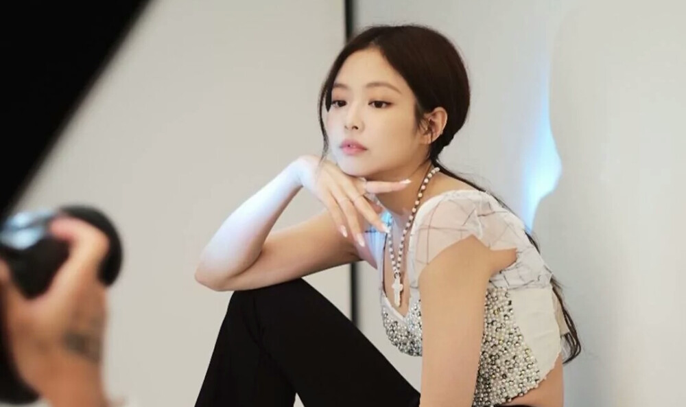 Jennie金珍妮剧情图二转二传请注明白籽抱图评论dd 或点赞收藏图片专辑采集10张以上请关注 谢谢