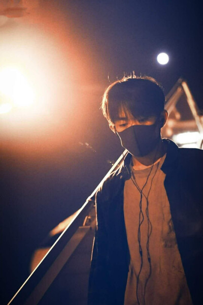 仅更新自己喜欢的壁纸！
感谢！