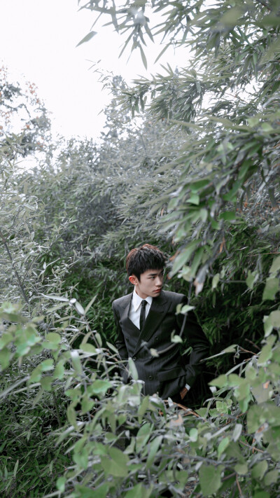 易烊千玺 飞天奖室外拍摄 饭修（二）