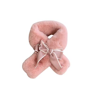 围巾扣，用丝带 皮扣。微钩。珍珠。珠子。刺绣长条，铜片 ，铜圈。天然石圈。银圈。用弹簧扣连接两头再扣在围巾上或者缝在围巾上