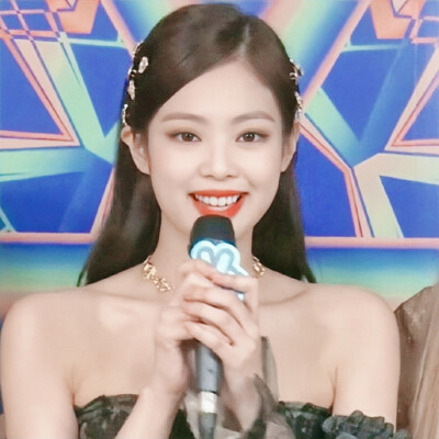 JENNIE/金智妮头像
“世界的善意 是晚来的温柔和干净的你”
原截顾芷梦 二传标顾杉婷谢谢啦
