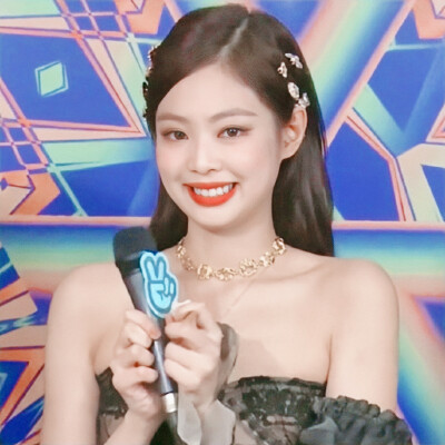 JENNIE/金智妮头像
“世界的善意 是晚来的温柔和干净的你”
原截顾芷梦 二传标顾杉婷谢谢啦
