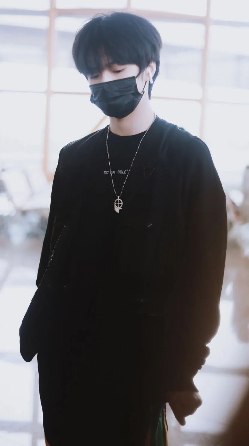 刘耀文绝美壁纸
